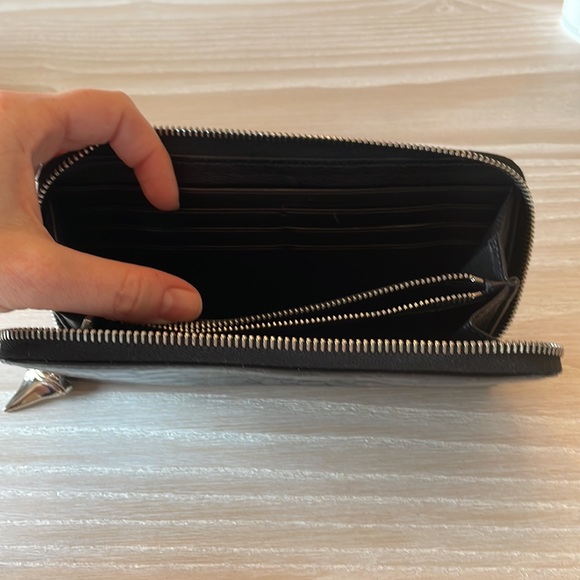 Givenchy NEW wallet black patent leather shark tooth zip continental wallet NWOT - Picture 9 of 17